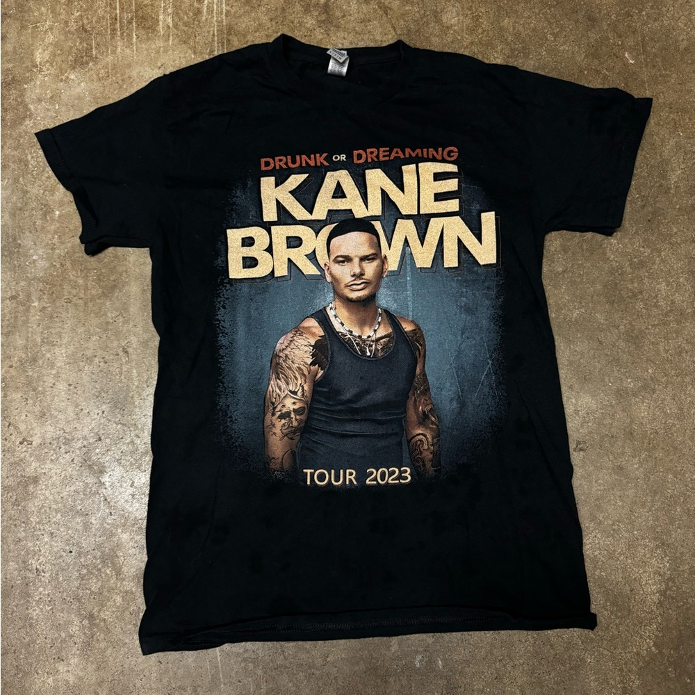 Kane brown tour shirt size small